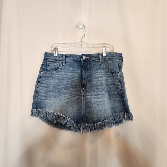 CELEBRITY PINK Blue Denim Frayed Mini Skirt Boho Festival Cowgirl Juniors 13/31 - Picture 1 of 10